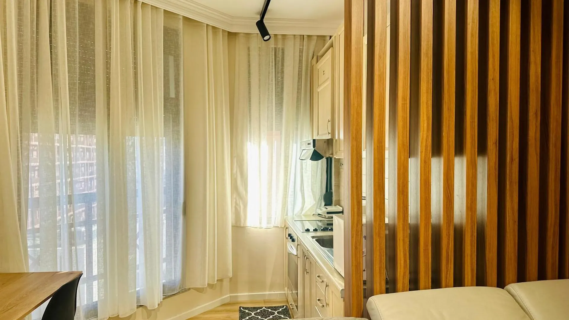 Sunny Apartment Tirana