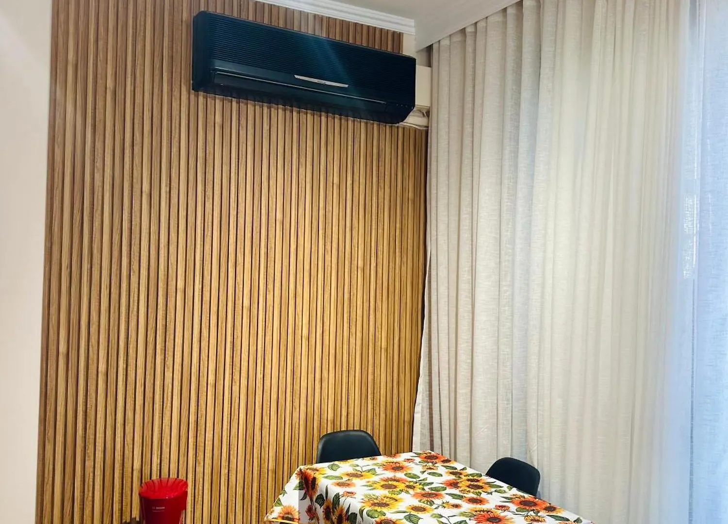 Sunny Apartment Tirana 0*,